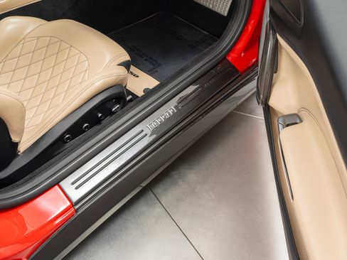 Used 2020 Ferrari GTC4Lusso image 27