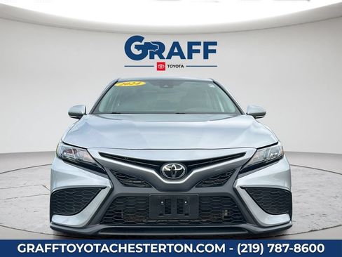 Used 2024 Toyota Camry SE FWD image 2