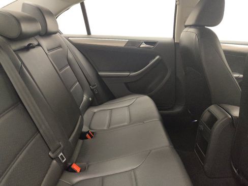 Used 2016 Volkswagen Jetta SE FWD image 19