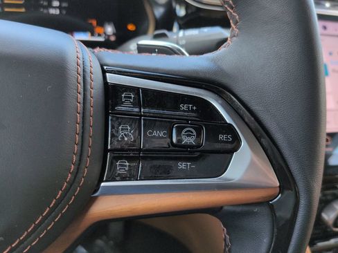 Used 2025 Jeep Grand Cherokee L Summit AWD/4WD image 28