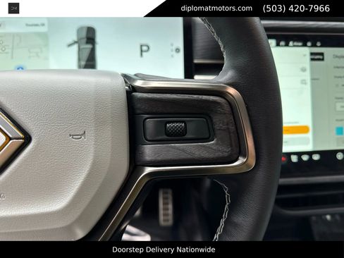 Used 2023 Rivian R1S Adventure image 32