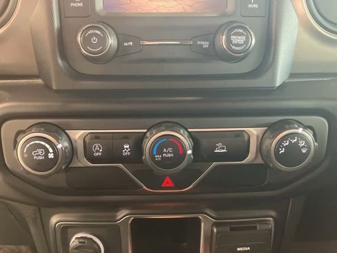 Used 2021 Jeep Wrangler Unlimited Sport image 17