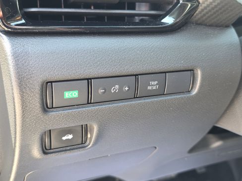 Used 2024 Nissan Sentra SV image 23