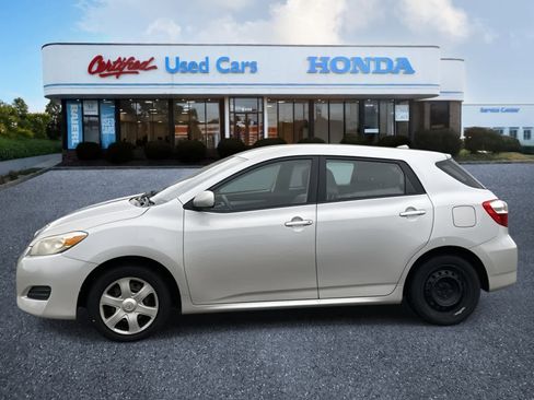 Used 2009 Toyota Matrix image 2