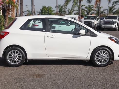 Used 2018 Toyota Yaris L image 10