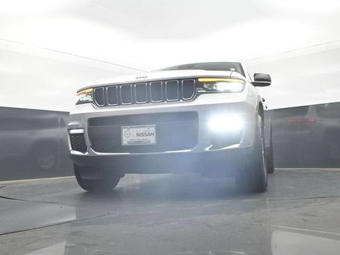 Used 2023 Jeep Grand Cherokee L Limited AWD/4WD image 32