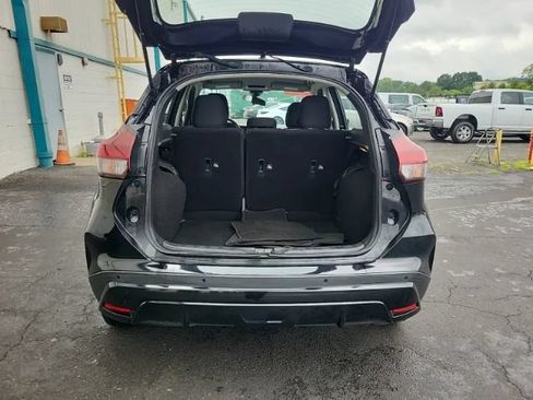 Used 2022 Nissan Kicks S FWD image 9