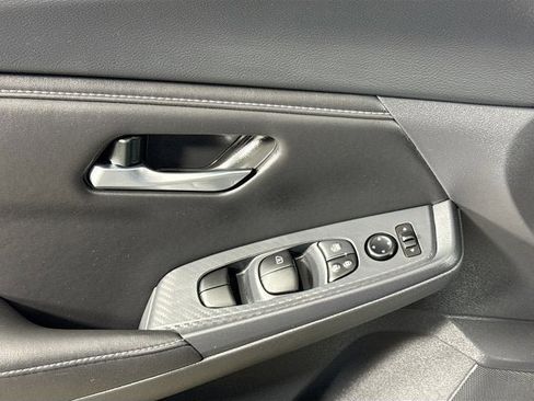 Certified 2025 Nissan Sentra SV image 15