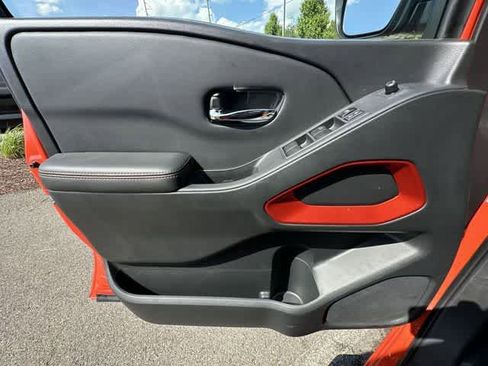 Used 2025 Nissan Frontier Pro-X RWD image 16
