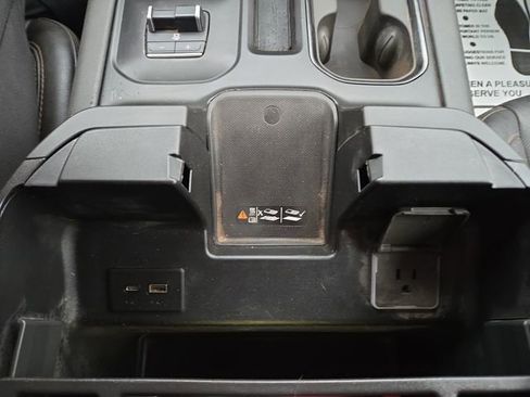 Used 2025 GMC Sierra 3500 AT4 w/ AT4 Premium Plus Package image 28