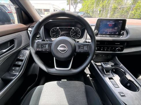 Used 2022 Nissan Rogue S image 6