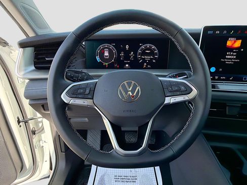 New 2026 Volkswagen Tiguan SE FWD image 39