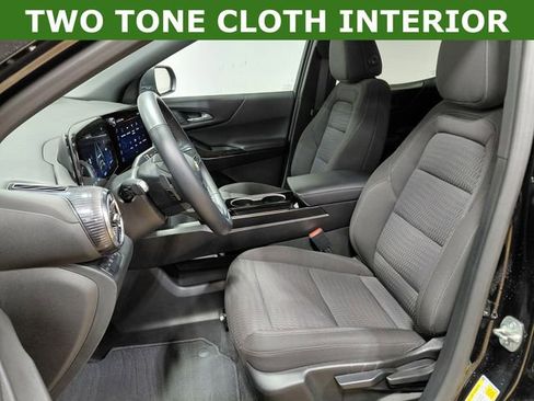 Used 2025 Chevrolet Equinox LT image 3