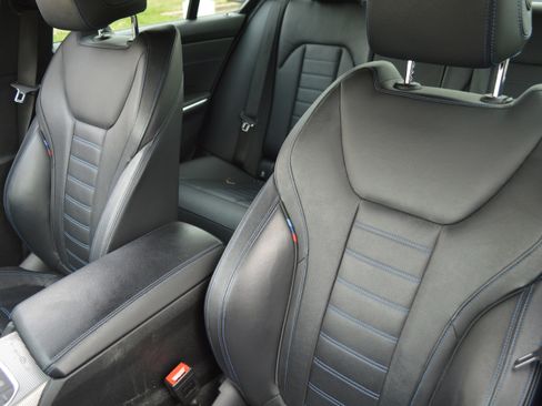 Used 2019 BMW 330i Sedan w/ M Sport Package image 26