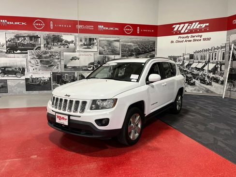 Used 2016 Jeep Compass Latitude AWD/4WD image 7