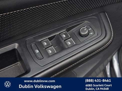 Used 2024 Volkswagen Atlas Cross Sport SE image 11