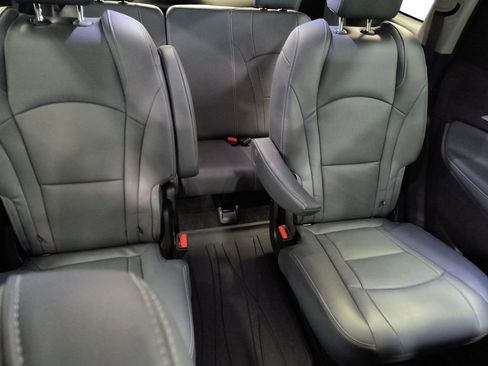 Used 2021 Buick Enclave Premium w/ Surround and Sites Package image 18