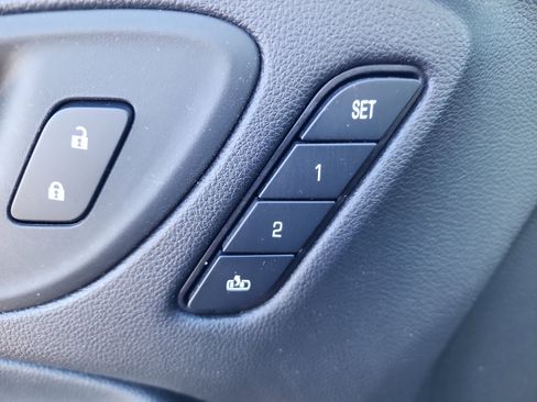 Used 2023 Buick Encore GX Essence w/ Experience Buick Package image 24