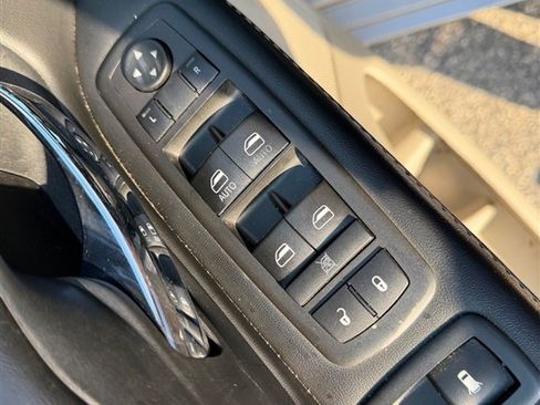 Used 2017 Dodge Grand Caravan SXT w/ Driver Convenience Group FWD image 21