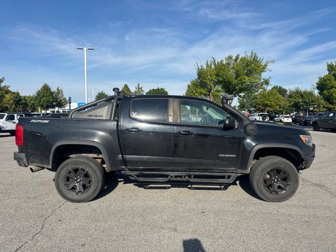Used 2019 Chevrolet Colorado ZR2 w/ ZR2 Midnight Special Edition AWD/4WD image 4