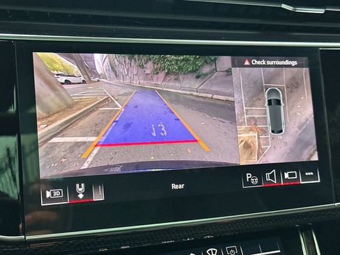 Used 2023 Audi SQ8 Prestige image 25