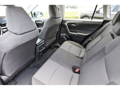 Used 2022 Toyota RAV4 XLE w/ Convenience Package FWD image 14