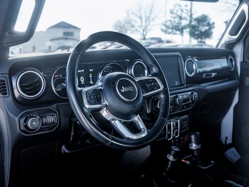 Used 2022 Jeep Wrangler Unlimited Sahara image 11