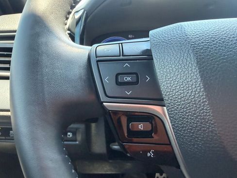 Used 2025 Toyota Camry XSE FWD image 15