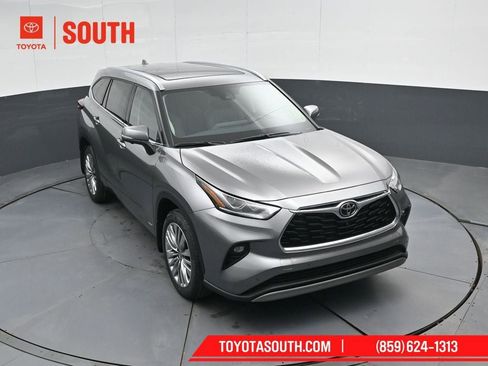 New 2026 Toyota Highlander Platinum image 57