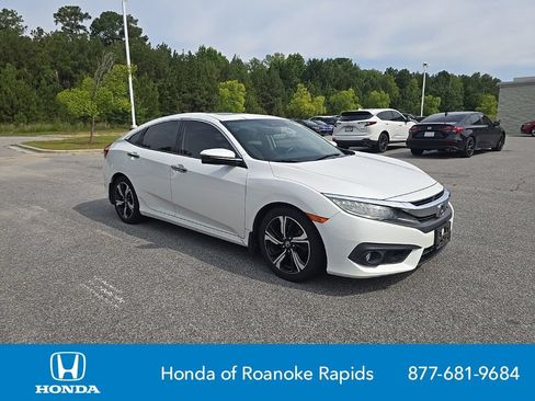 Used 2017 Honda Civic Touring image 7