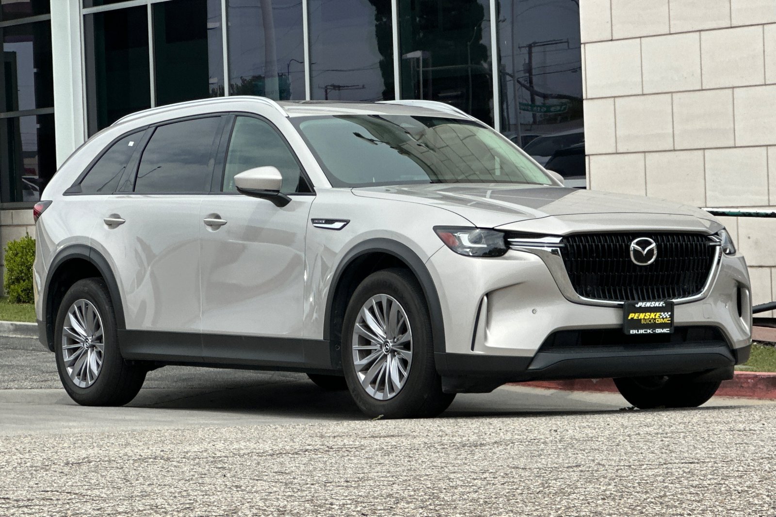 Used 2025 MAZDA CX-90 3.3 Turbo w/ Preferred Package AWD/4WD image 2