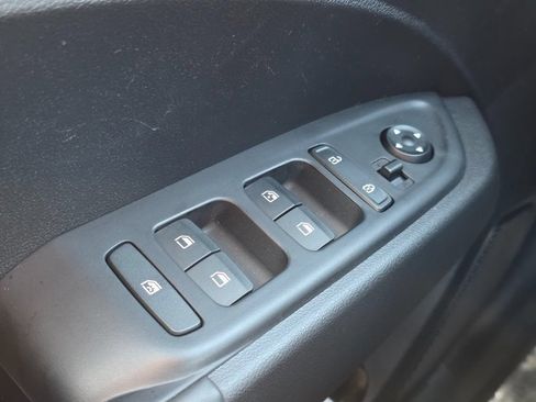 Used 2026 Hyundai Venue SEL FWD image 22