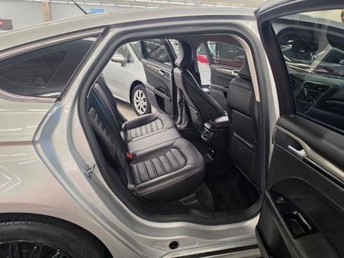 Used 2016 Ford Fusion SE w/ Equipment Group 502A FWD image 33