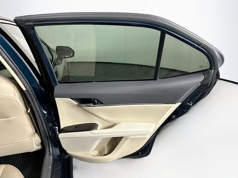 Used 2021 Toyota Camry LE w/ Convenience Package FWD image 28