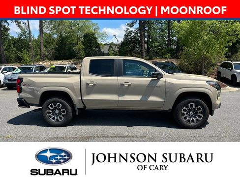 Used 2024 Chevrolet Colorado Z71 w/ Z71 Convenience Package 2 AWD/4WD image 3