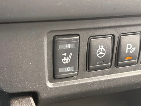 Used 2025 Nissan Frontier SV w/ SV Convenience Package RWD image 20