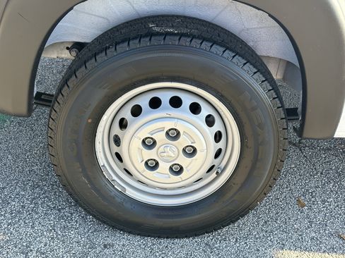 Used 2023 RAM ProMaster 2500 image 19