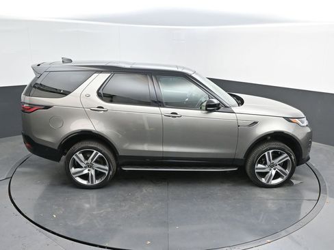 New 2025 Land Rover Discovery Metropolitan Edition AWD/4WD image 37