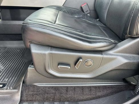 Used 2016 Ford F150 Lariat w/ Equipment Group 502A Luxury AWD/4WD image 17