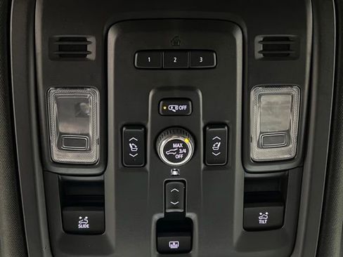 Used 2022 GMC Yukon XL Denali w/ Advanced Technology Package AWD/4WD image 38