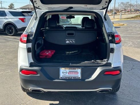 Used 2015 Jeep Cherokee Limited image 17