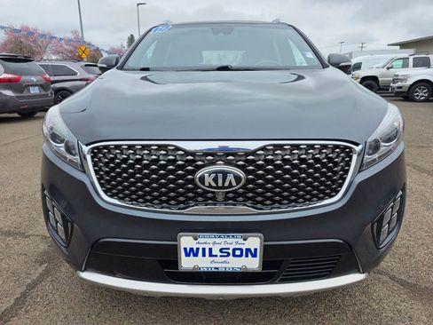 Used 2017 Kia Sorento SX image 3