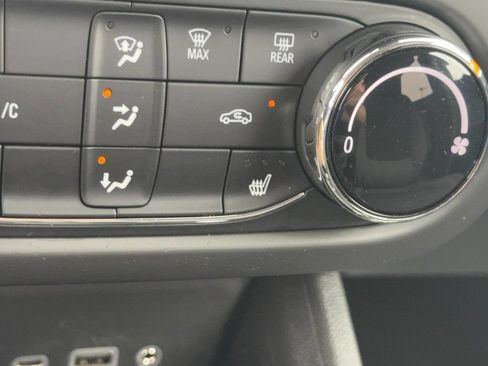 Used 2023 Chevrolet TrailBlazer LT FWD image 25