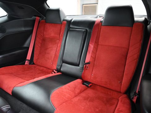 Used 2016 Dodge Challenger SRT Hellcat image 41