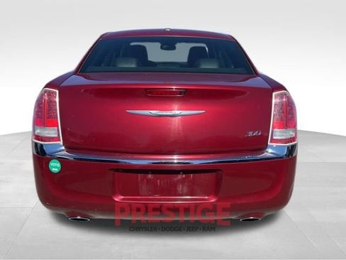 Used 2013 Chrysler 300 image 7