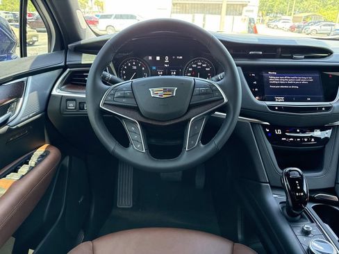 New 2026 Cadillac XT5 Premium Luxury w/ Driver Assist Package AWD/4WD image 17
