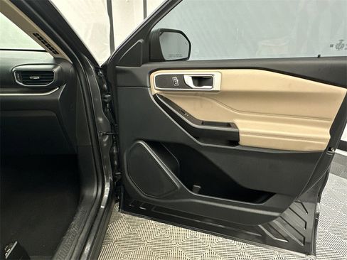 Used 2020 Ford Explorer XLT w/ Equipment Group 202A image 16