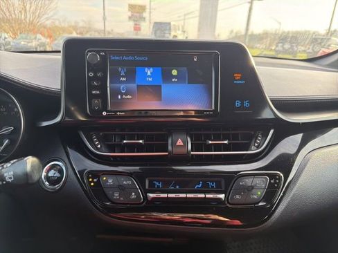 Used 2018 Toyota C-HR XLE FWD image 20