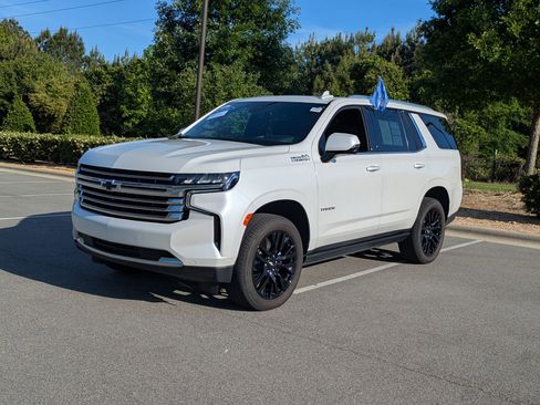 Used 2024 Chevrolet Tahoe High Country w/ Advanced Technology Package AWD/4WD image 8