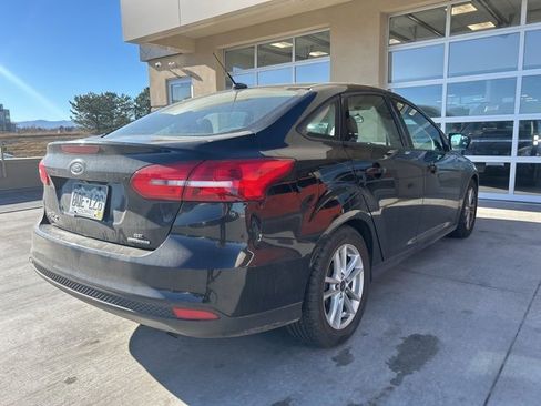 Used 2016 Ford Focus SE image 3